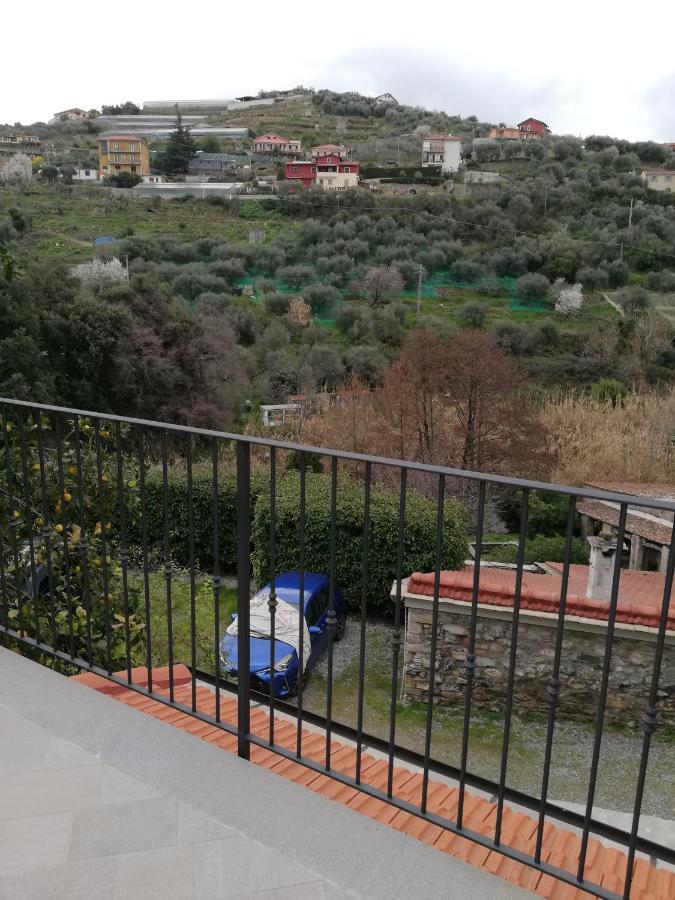 La Torretta Di Piero Con Terrazzi E Parcheggio Privato Citra Zero Zero Ottanta 31Lst0282 Appartement Imperia Buitenkant foto