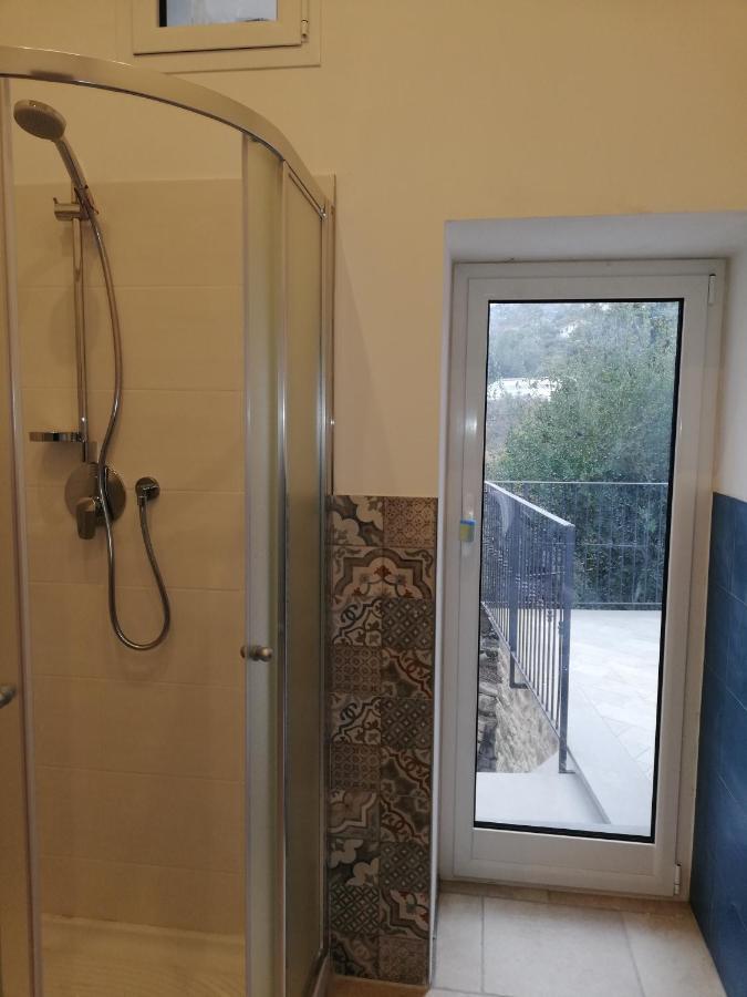 La Torretta Di Piero Con Terrazzi E Parcheggio Privato Citra Zero Zero Ottanta 31Lst0282 Appartement Imperia Buitenkant foto