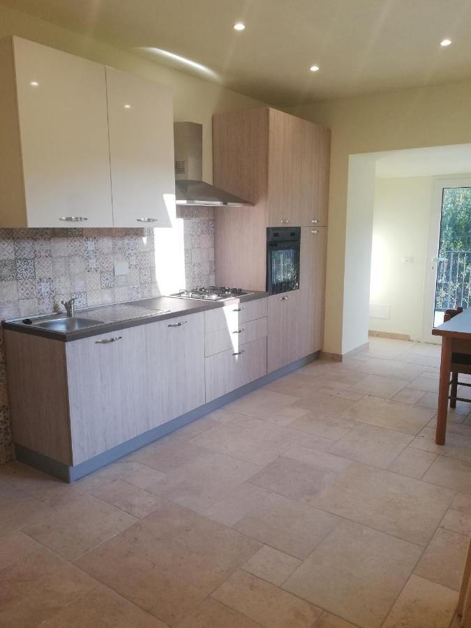 La Torretta Di Piero Con Terrazzi E Parcheggio Privato Citra Zero Zero Ottanta 31Lst0282 Appartement Imperia Buitenkant foto